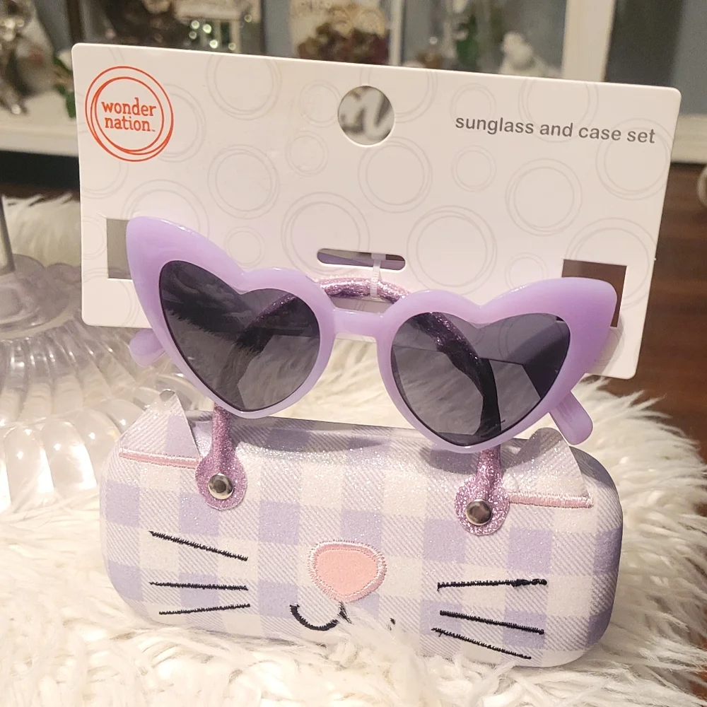 Wonder Nation Kids Heart Sunglasses With Cat Carrying Case